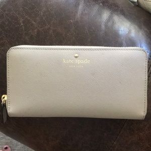 Authentic Nude Kate Spade Wallet 💓👛